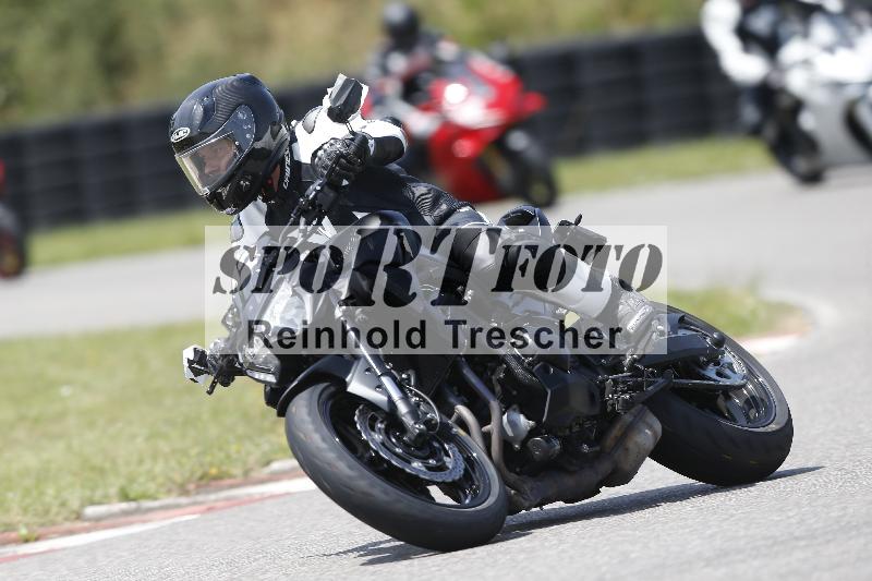 /27 12.06.2025 Ducati Schweiz Trackday Warmup  ADR/blau-bleu/12